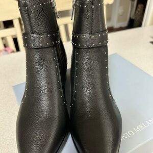 NWT Antonio Melani Black Bootie. Sz 8.5
